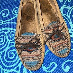Women’s Minnetonka print moccasins